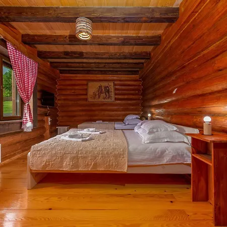 Log Valley - Private With Pool ヴィラ *